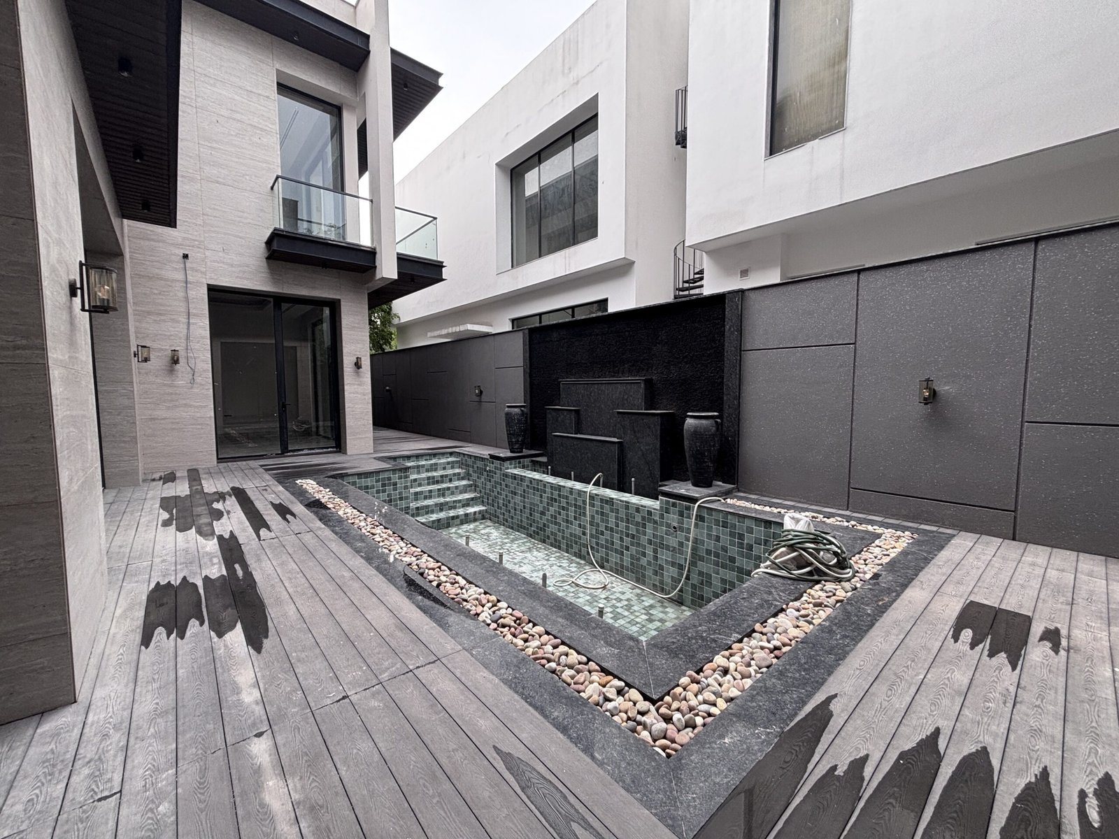 Builder Floor Interior